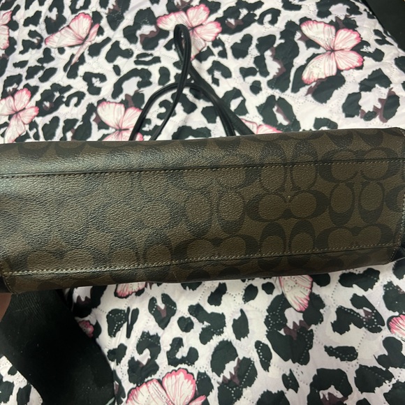 Coach Purse Signature C - Picture 15 of 16